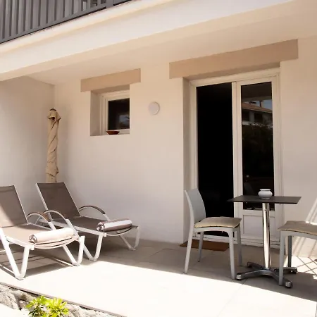 La Maison De La Cote Et *