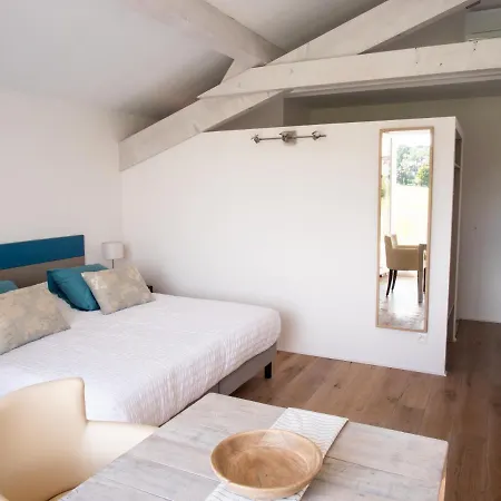 La Maison De La Cote Et Apartment